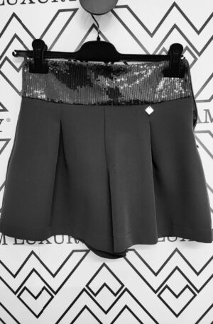 Pantalone corto
